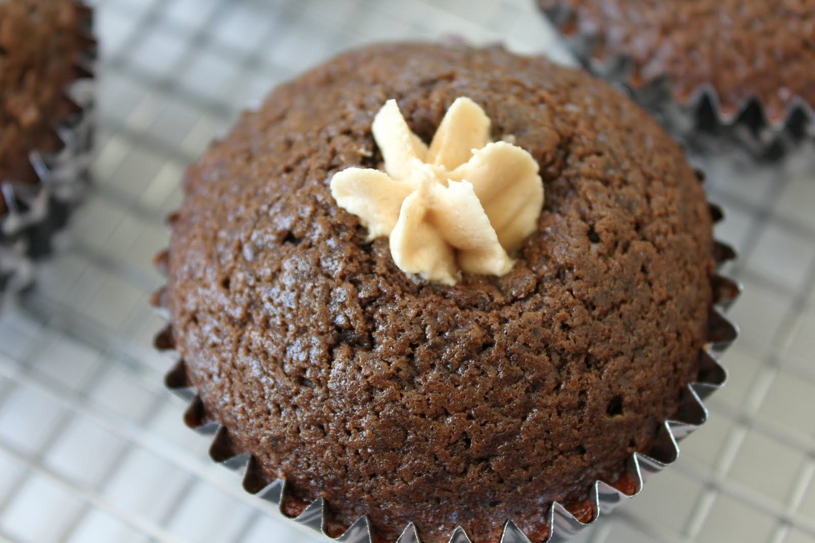 Easy Peanut Butter Filling For Cupcakes