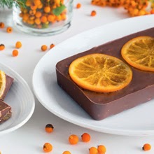 TURRÓN DE CHOCOLATE CON NARANJA CONFITADA