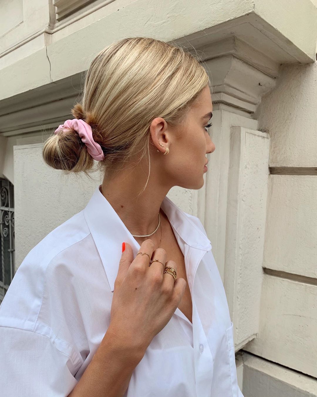 25 Cool Scrunchies to Shop Now — Viktoria Hutter Instagram Inspiration