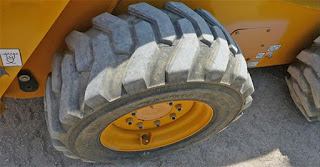 Tips On Choosing Heavy Equipment Tires For Loader