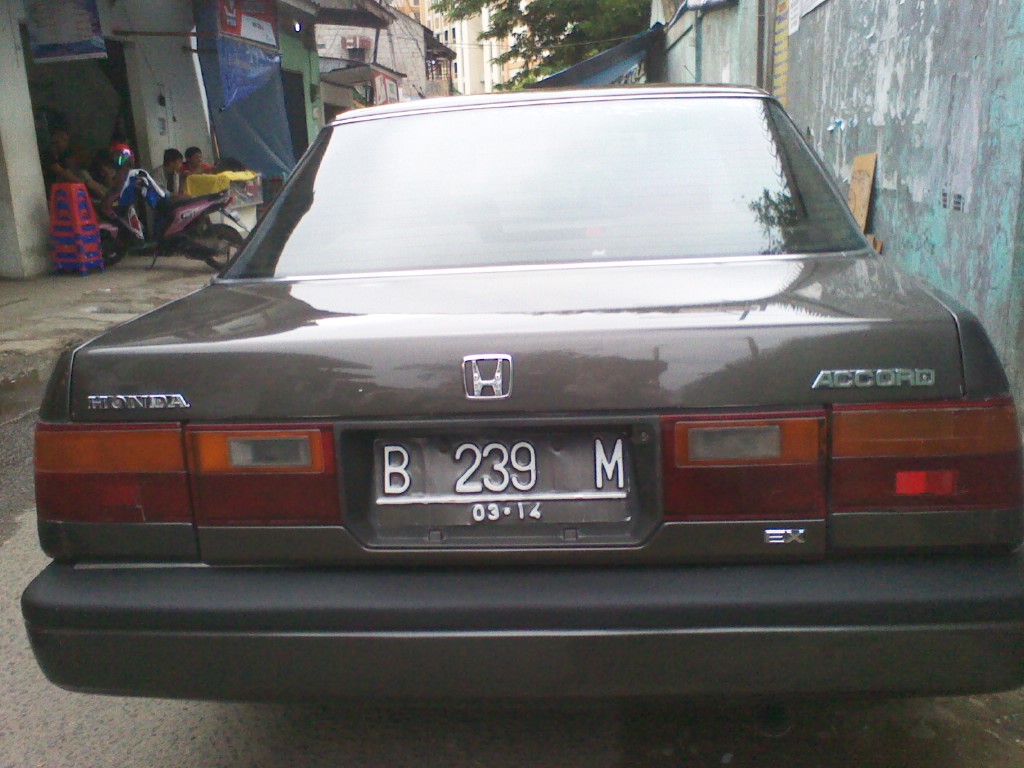 Dijual Mobil HONDA Accord Prestige Tahun 1988 LAPAK MOBIL DAN