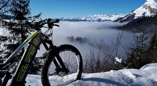 vtt sur les chemins enneigés de Passy, Plaine-Joux, pays du Mont-Blanc