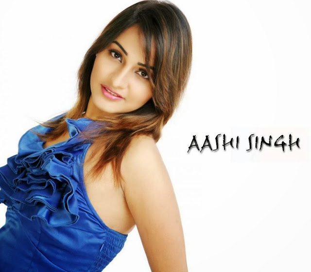 Aashi Thakur HD Wallpaper