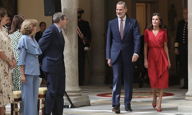 Queen Letizia wore a red Suzie midi dress by Cherubina. Cherubina is a Spanish fashion brand in Sevilla