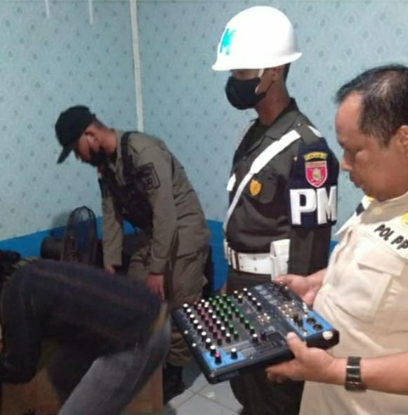 Dua Pasangan Bukan Suami Isteri Ketahuan Satpol PP Tanbu Check-in Hotel 