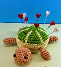 http://varetasyjaretas.blogspot.com.es/2014/10/patron-gratis-tortuga-en-crochet.html