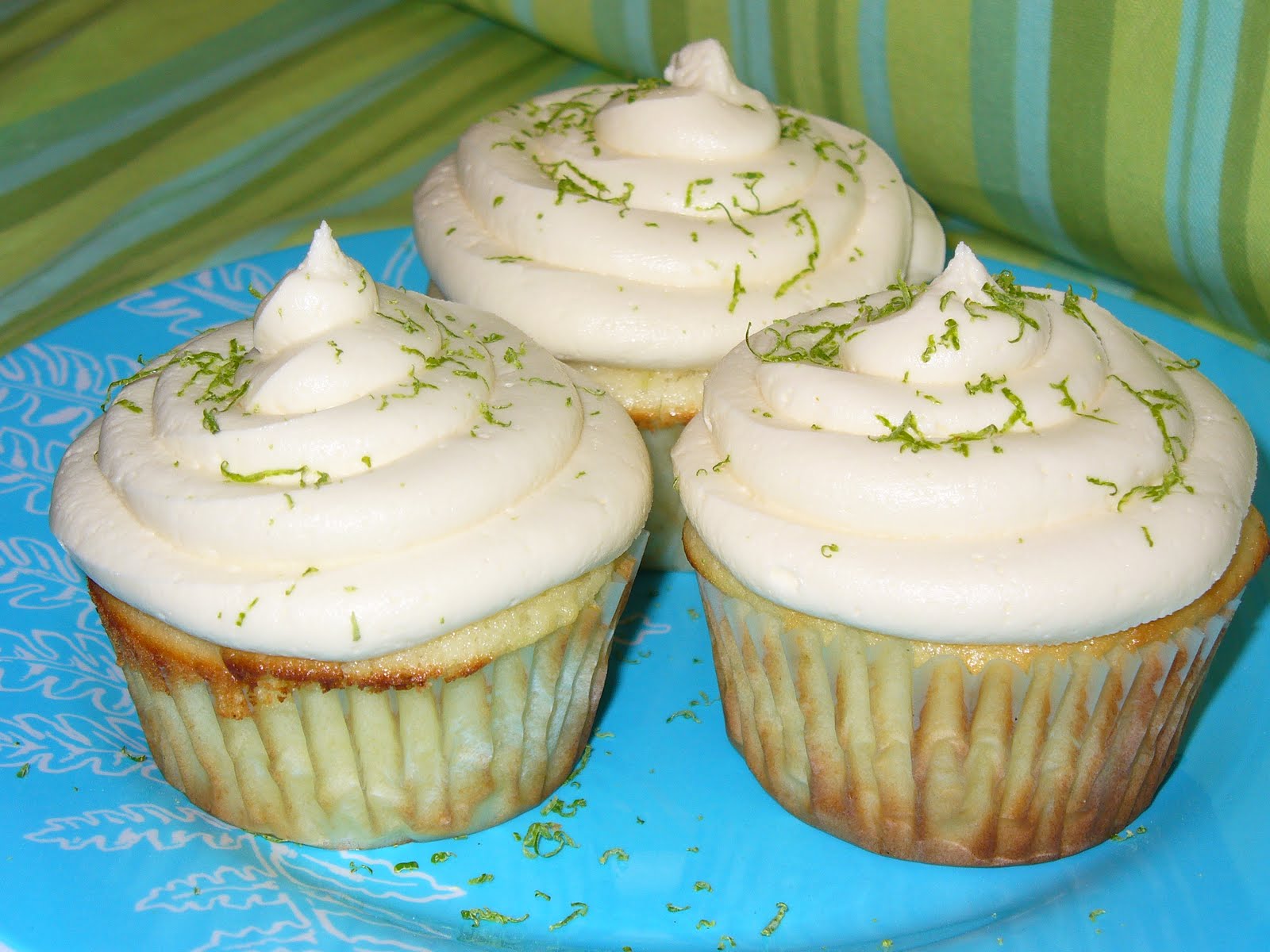 Leenee's Sweetest Delights: Key Lime Cupcakes