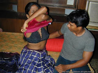 Tamil Girl remove dress