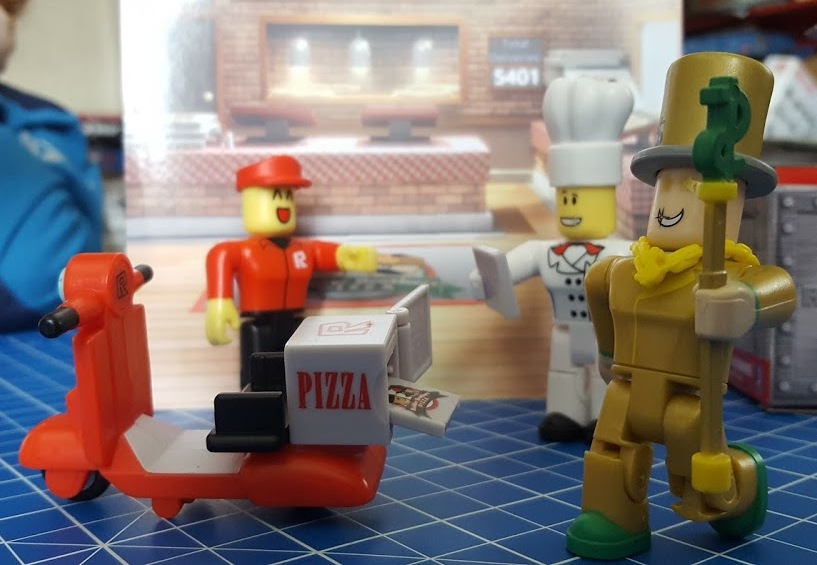 The Brick Castle Roblox Toys Series 1 From Jazwares Review Age 6 - roblox toys house