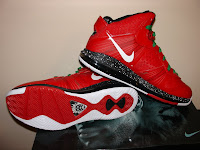 Nike LeBron 8 V2 Christmas