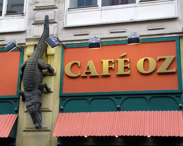 Café Oz Châtelet, rue Saint-Denis, Paris