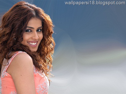 Genelia Dsouza gave Pose without Make up