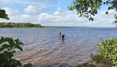 Viking ketika berenang di bersahabat rumah liburan keluarganya di Swedia Gadis 8 Tahun Temukan Pedang Kuno Era Pra-Viking Di Danau