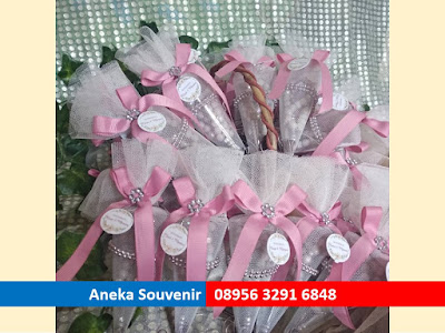 Aneka souvenir pernikahan yang bermanfaat dan murah