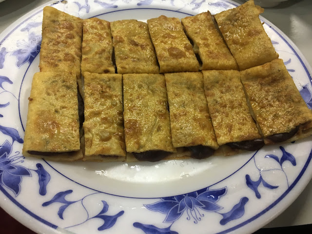 Red bean pancakes (豆沙鍋餅)