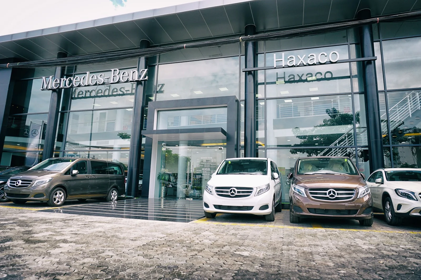 Mercedes Benz Haxaco là một trong hai đại lý Mercedes lớn nhất và uy tín nhất hiện nay