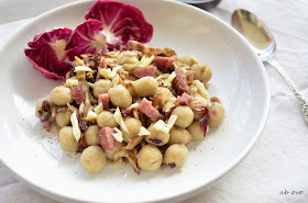 Gnocchi-di-castagne-con-radicchio-e-salamino