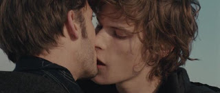 他母親的眼睛+Les+yeux+de+sa+mère+2011+Nicolas+Duvauchelle+gay+kiss