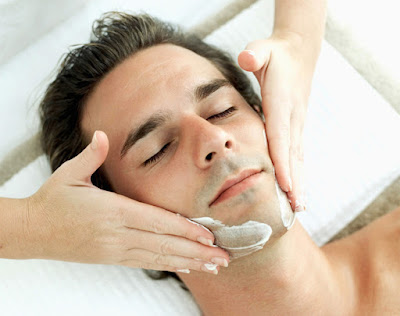 Lợi ích từ việc massage mặt cho nam giới