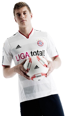 ToniKroos019_01