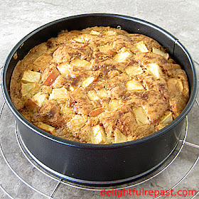 Autumn Apple Cake / www.delightfulrepast.com