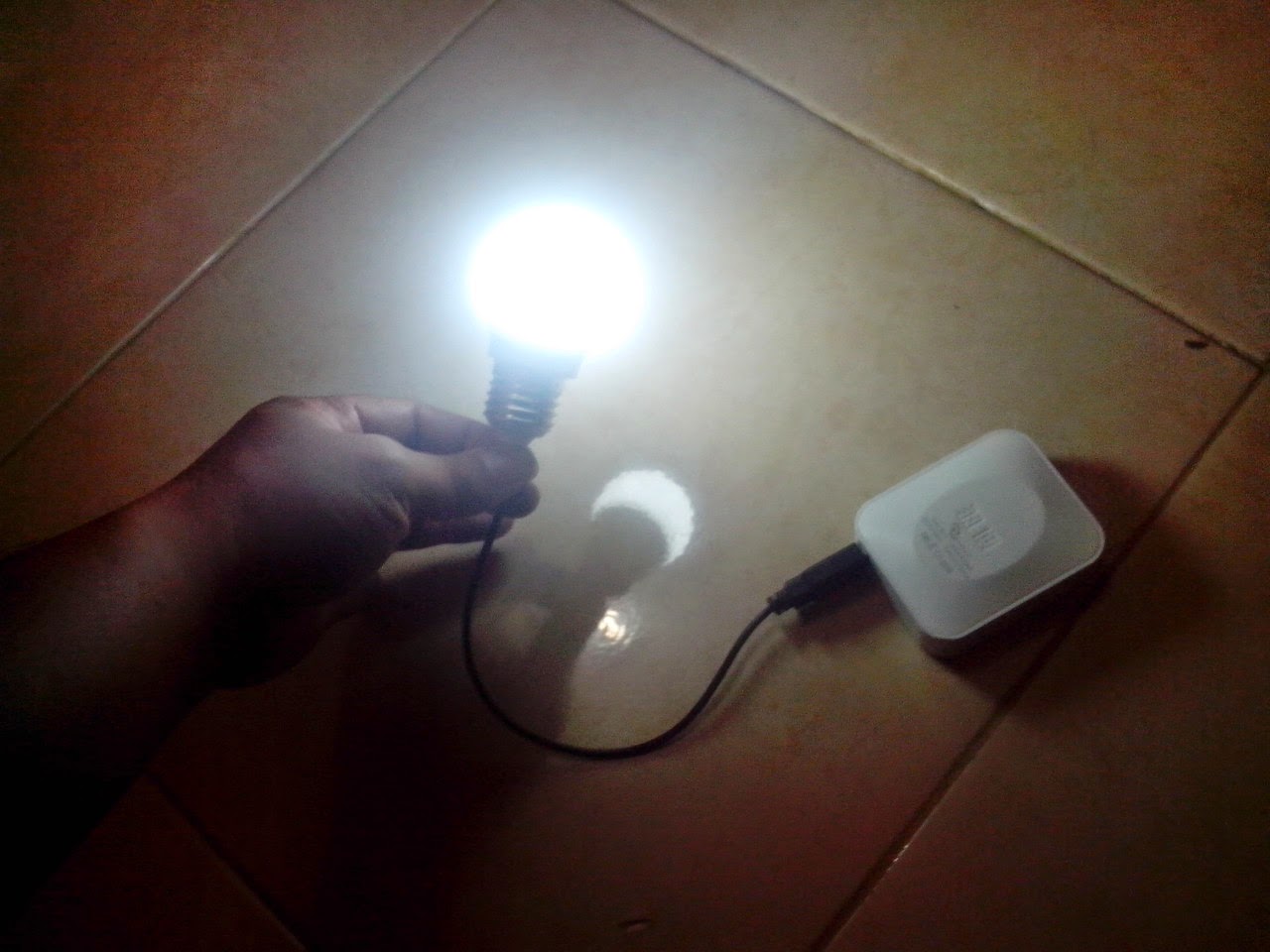 Cara Membuat Lampu Darurat Dari USB dan Lampu LED Bekas
