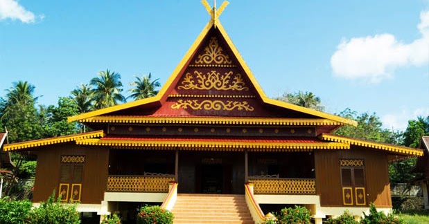 Rumah Adat Riau (Selaso Jatuh Kembar), Gambar, dan Penjelasannya | Adat Tradisional