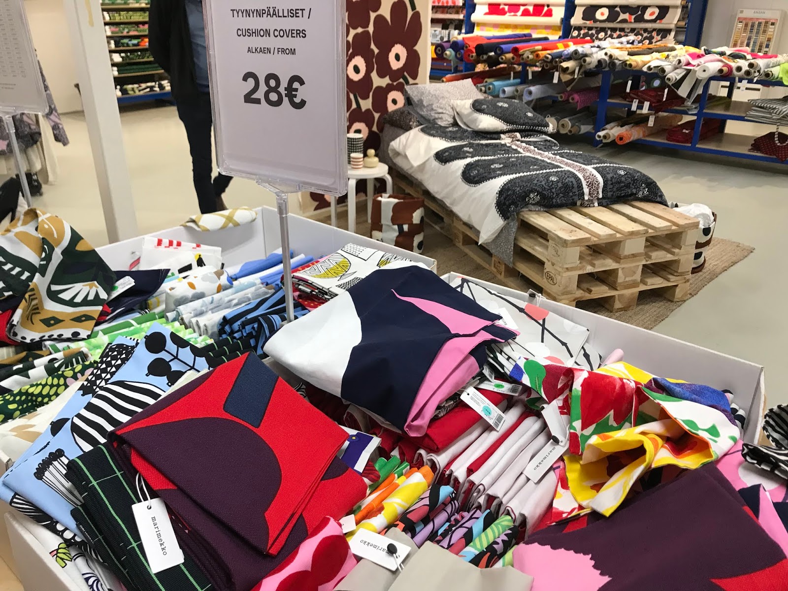 ヘルシンキのマリメッコ本社とヴァンターのアウトレットではしごショッピング Marimekko Outlet In Helsinki Sugar U