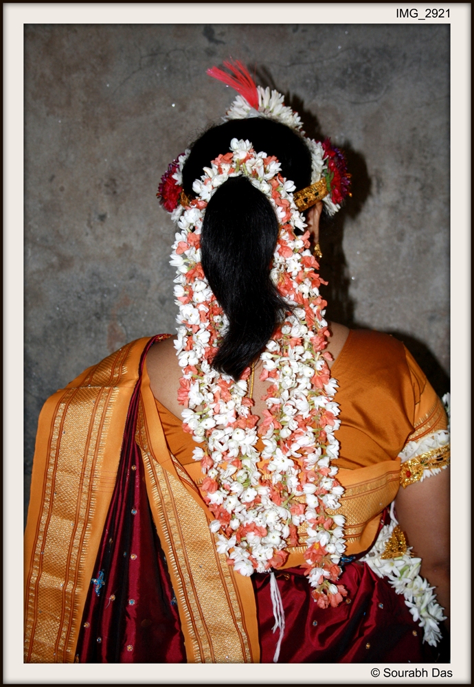 Pin by poonam jadhav on Flower Jewellery For Haldi | Flower jewellery for  haldi, Wedding flower jewelry, Flower jewellery for mehndi