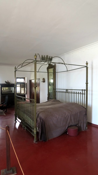 Sultan size bed