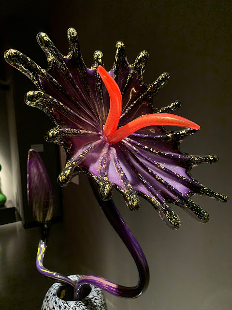 Chihuly Ikebana