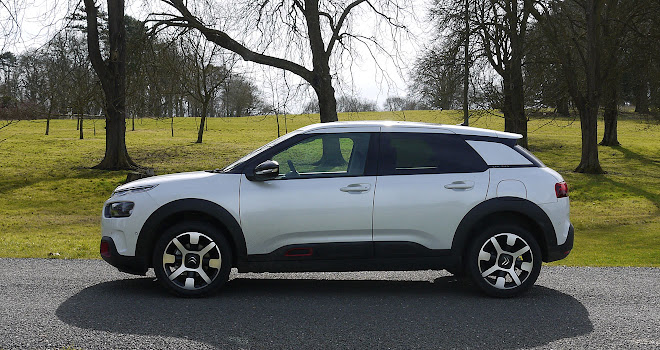 Citroen C4 Cactus 2 side view