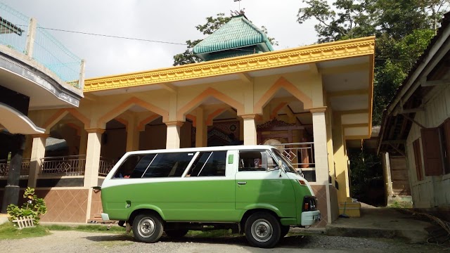 Kegiatan Bersih-bersih Masjid Al-Ikhlas Kebonrejo Girirejo Kecamatan Kaliangkrik Kabupaten Magelang