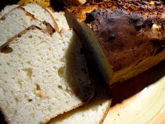 brioche facile et rapide sans pétrissage et levée avec farine, sucre, levure, lait, beurre, oeuf