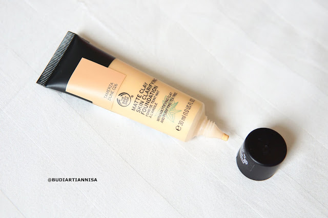 MATTE CLAY FOUNDATION THE BODY SHOP