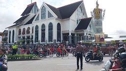 Pengamanan dan Pengaturan Lalu Lintas di Lakukan Polres Melawi Dalam Misa Paskah Gereja Katedral SPM Nanga Pinoh