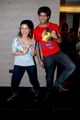 Hard Kaur and Kailash Kher at Colors Rockstar launch pics