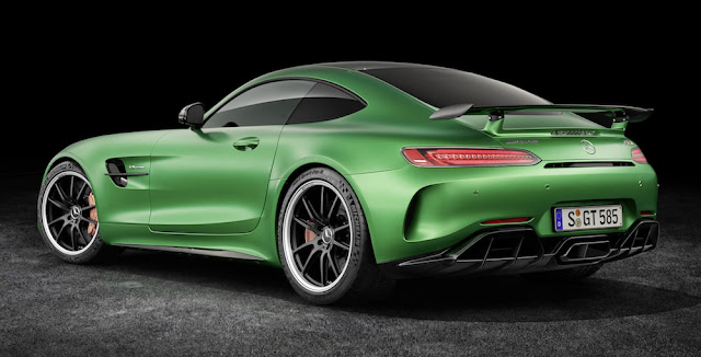 メルセデスAMG GT R