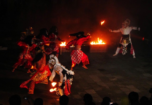 Mengenal Seni Teater tradisional dan Modern - the_leader's