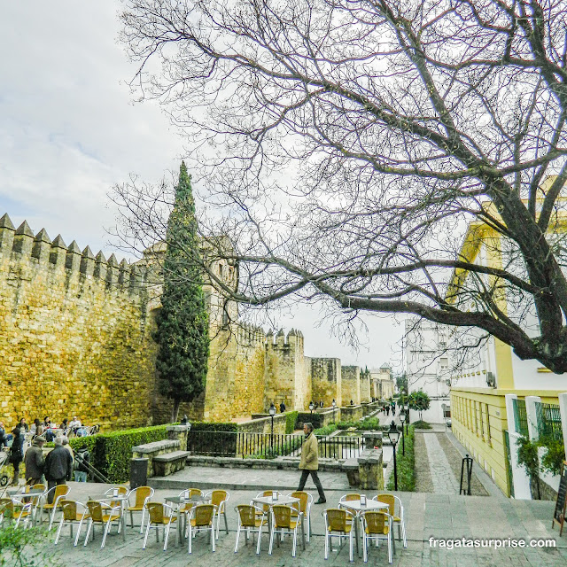 Porta de Almodovar em Córdoba na Andaluzia