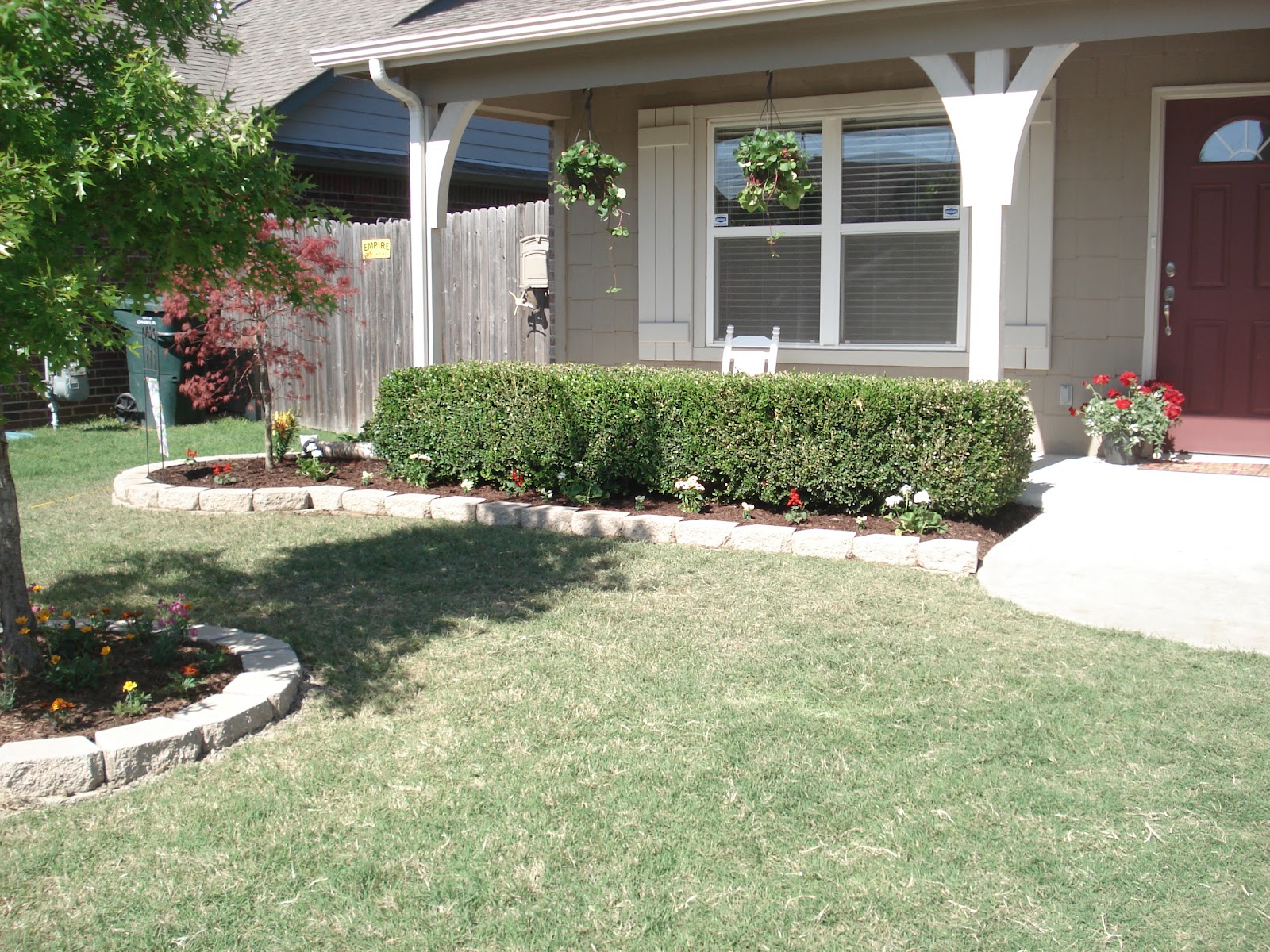 Front Yard Hedge Ideas - Native Home Garden Design