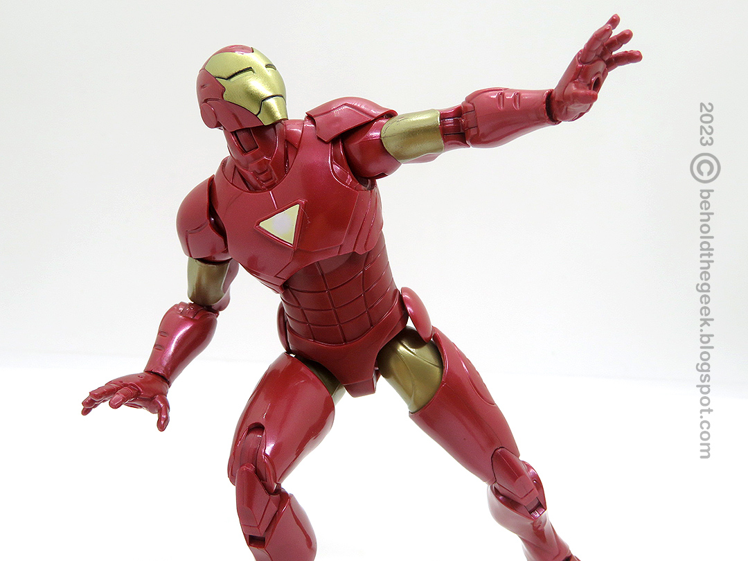 Image of Hasbro Marvel Legends Extremis Iron Man posed