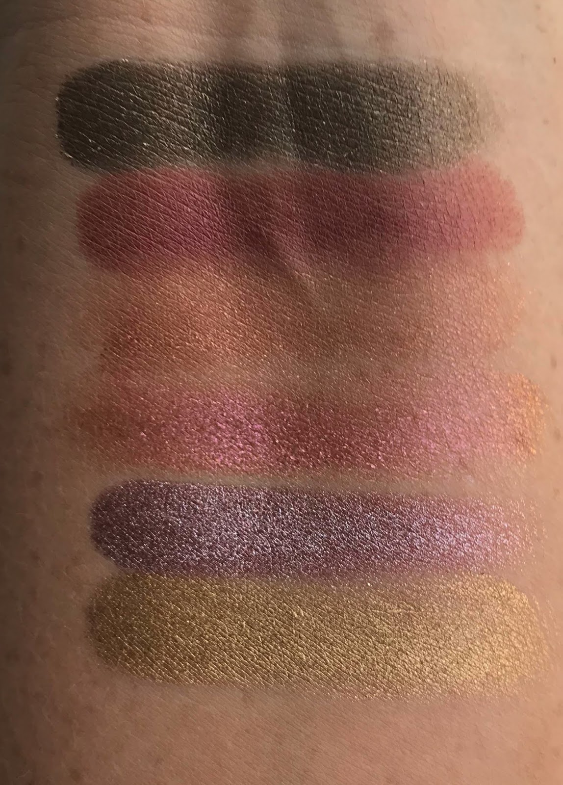 Huda Rose Gold Remastered Palette Swatches