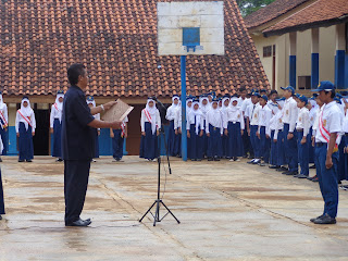 upacara bendera smpn 2 pamulihan