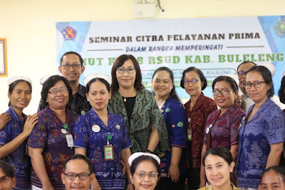 Membangun Citra Pelayanan Prima: Seminar Bersama Santy Sastra di RSUD Kabupaten Buleleng