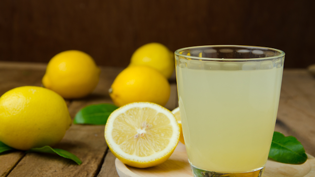 6 benefits of drinking lemon juice on an empty stomach