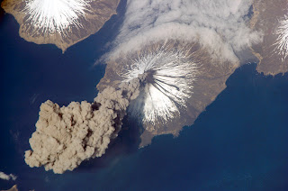 Astronaut photo of ash cloud from Mount Cleveland, Alaska – ISS Crew Earth Observations experiment and the Image Science & Analysis Group, Johnson Space Center