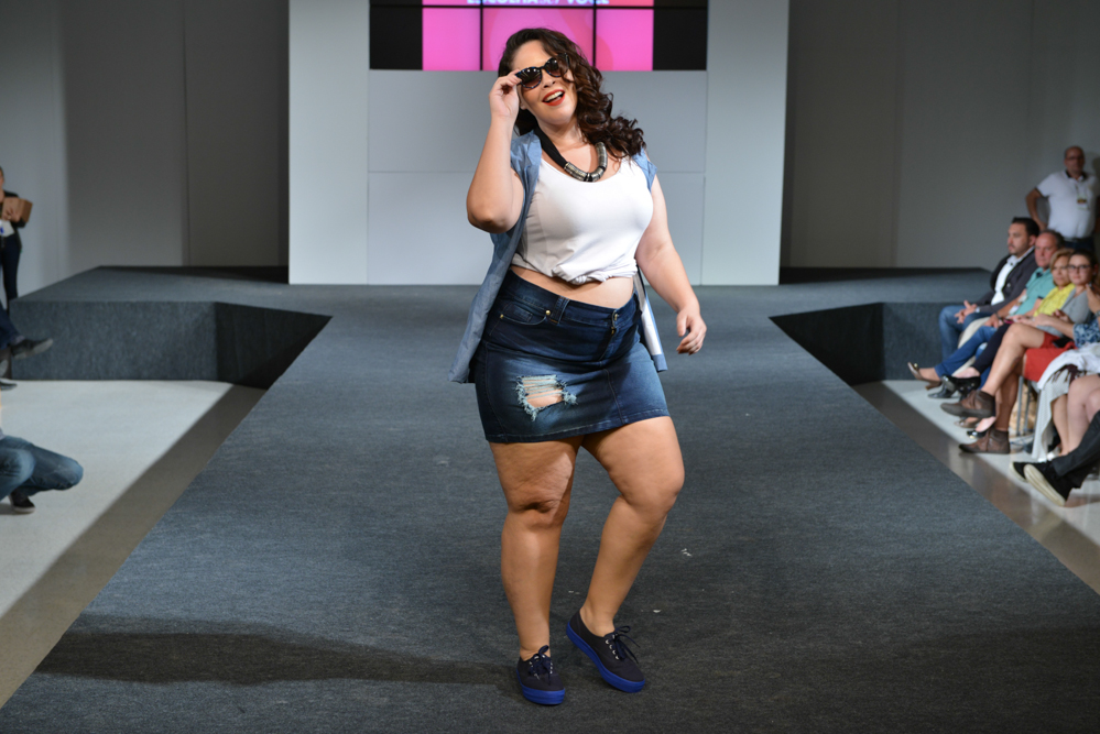 estilo, Hoje vou de, look, looks, Moda, moda plus, Mundo Plus, Plus Size, roupas plus size, tendências., tendências, jeans, calça jeans plus size, 