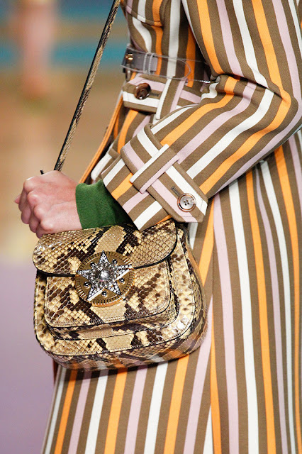 Fashion Week Paris show 51 most beautiful handbags for women fall fashion - Fashion Stopper