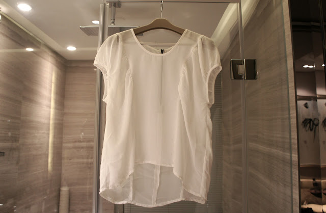 Sheer White Blouse with zipper from Vera Moda 
